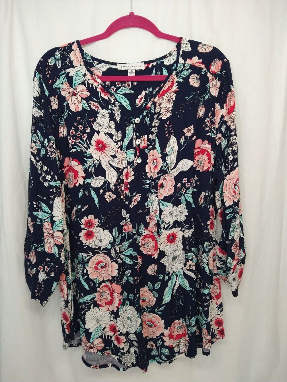 Emily Daniels Size 1X Henley Popover Blouse Roll Tab Sleeve Black Floral - Picture 1 of 9